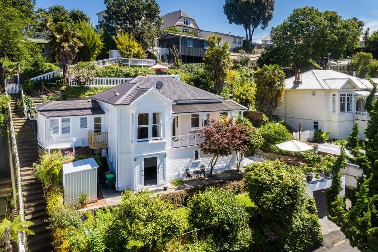 Photo of property in 6 Cameron Road, Bluff Hill, Napier, 4110