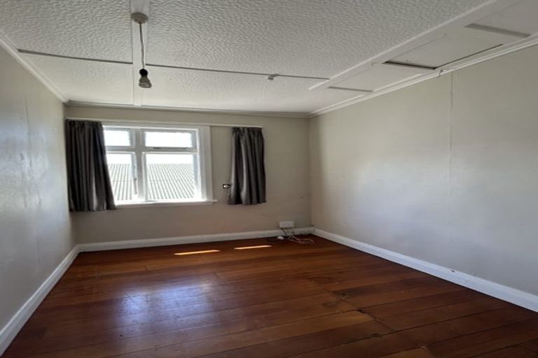 Photo of property in 12 Karepa Street, Brooklyn, Wellington, 6021