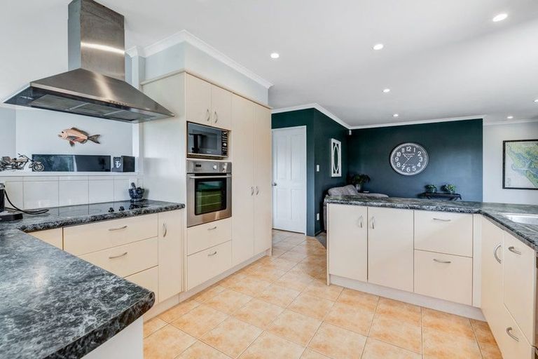 Photo of property in 7 Omana Avenue, Shelly Beach, Helensville, 0874