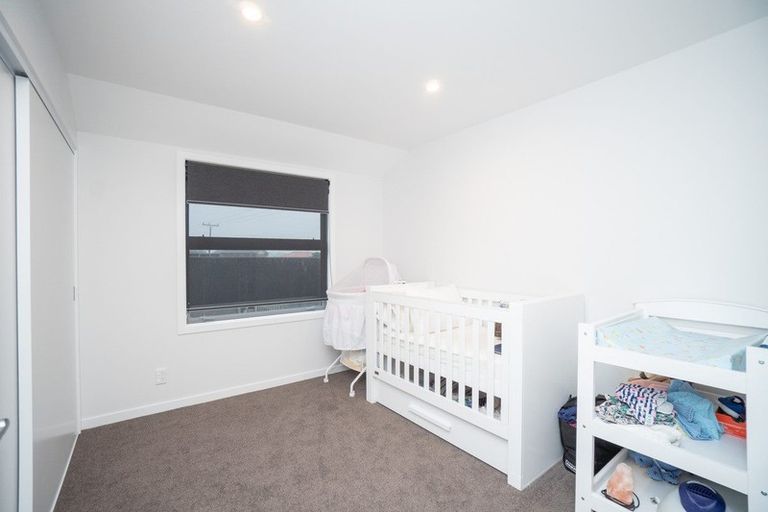 Photo of property in 22 Monaco Grove, Fitzherbert, Palmerston North, 4410