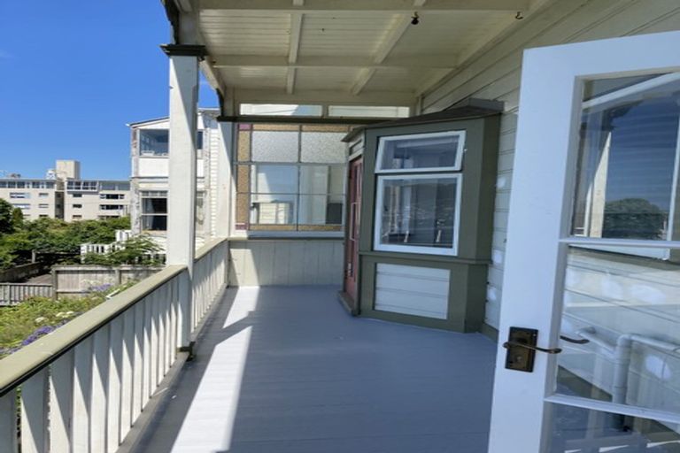 Photo of property in 235 The Terrace, Te Aro, Wellington, 6011