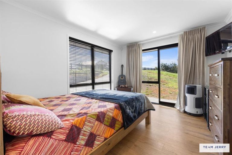Photo of property in 21 Te Ara Aukati Terrace, Pokeno, 2471