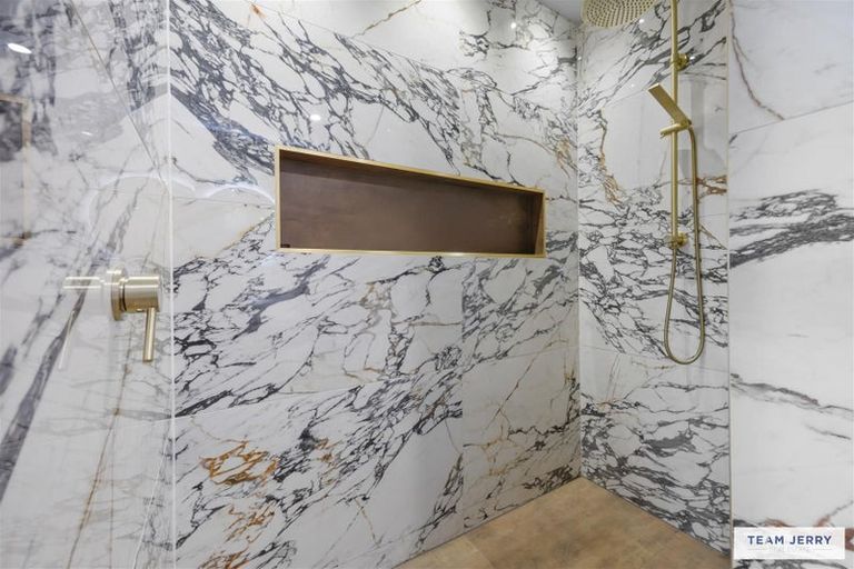 Photo of property in 21 Te Ara Aukati Terrace, Pokeno, 2471