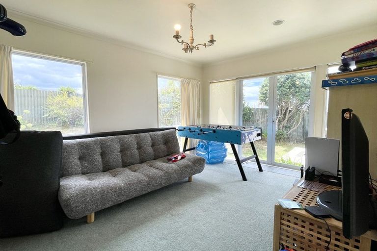 Photo of property in 4 Portal Place, Murrays Bay, Auckland, 0630