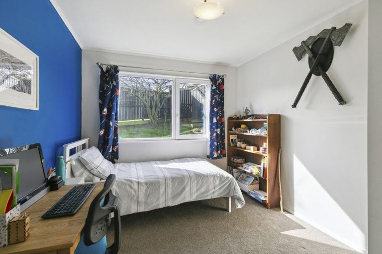 Photo of property in 32 Frobisher Street, Island Bay, Wellington, 6023