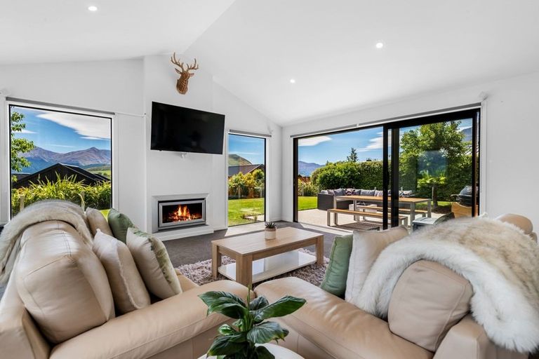Photo of property in 62 Jacks Point Rise, Jacks Point, Queenstown, 9371
