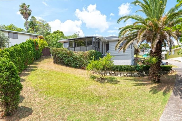 Photo of property in 1/80 Bond Crescent, Forrest Hill, Auckland, 0620