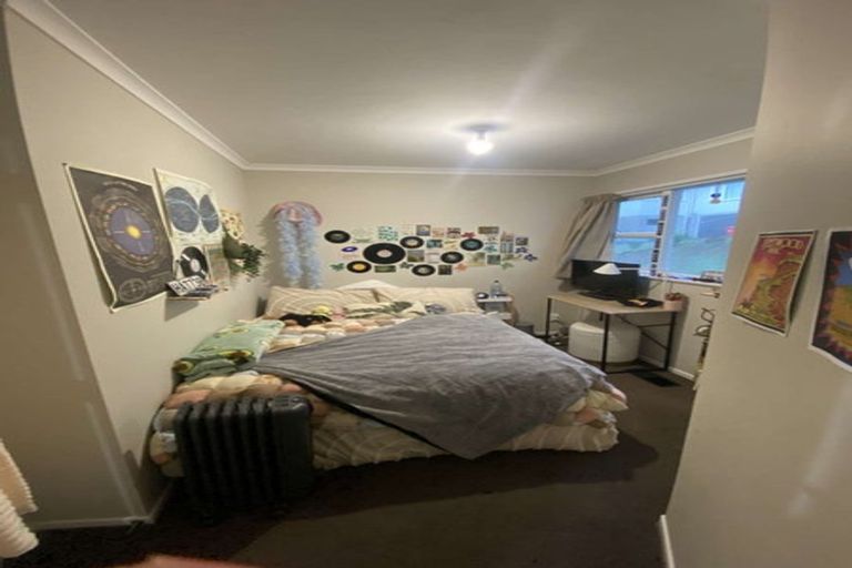 Photo of property in 113 Parkvale Road, Karori, Wellington, 6012