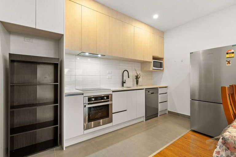 Photo of property in 2f Cadiz Place, Red Hill, Papakura, 2110