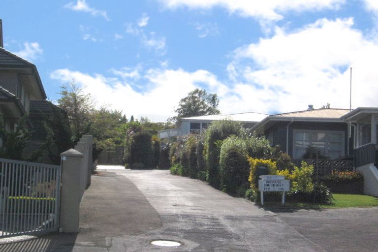 Photo of property in 172 Lake Terrace, Hilltop, Taupo, 3330