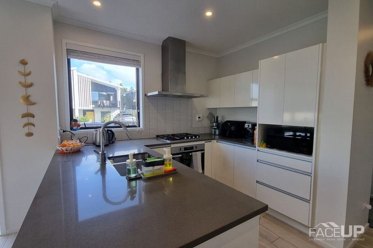 Photo of property in 2 Wai Place, Westgate, Auckland, 0614