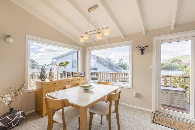 Photo of property in 10 Sunshine Avenue, Paraparaumu, 5032