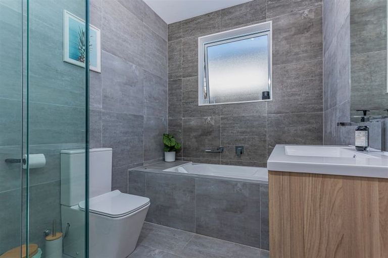 Photo of property in 5 Ropere Street, Kumeu, 0810