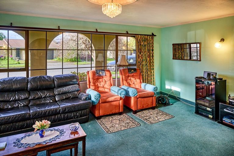 Photo of property in 36 Waddington Drive, Naenae, Lower Hutt, 5011