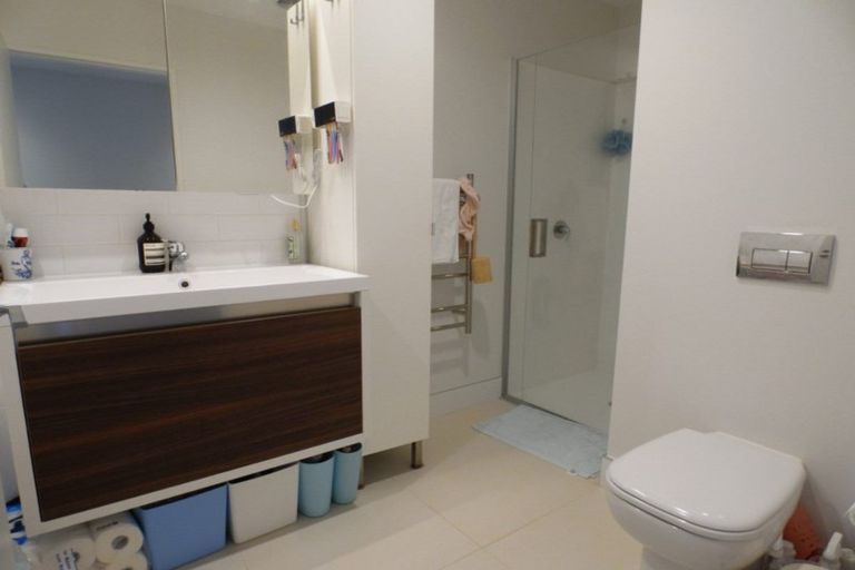 Photo of property in 16 Cochrane Road, Hobsonville, Auckland, 0616