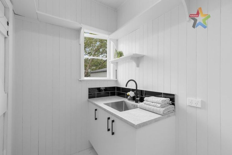 Photo of property in 16 Purser Grove, Fairfield, Lower Hutt, 5011