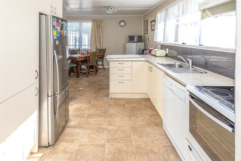 Photo of property in 12 Akatea Street, Gonville, Whanganui, 4501