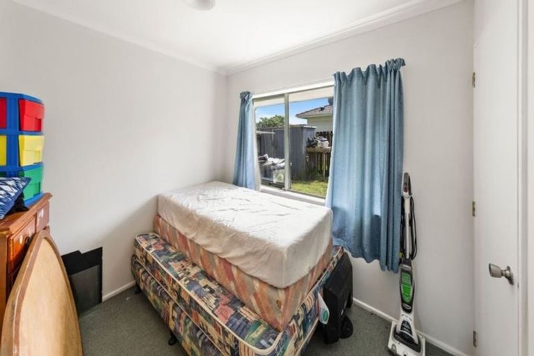 Photo of property in 1/11 Solveig Place, Randwick Park, Auckland, 2105
