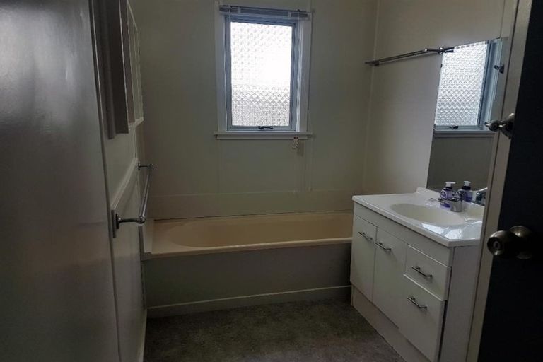 Photo of property in 69 Govett Avenue, Frankleigh Park, New Plymouth, 4310