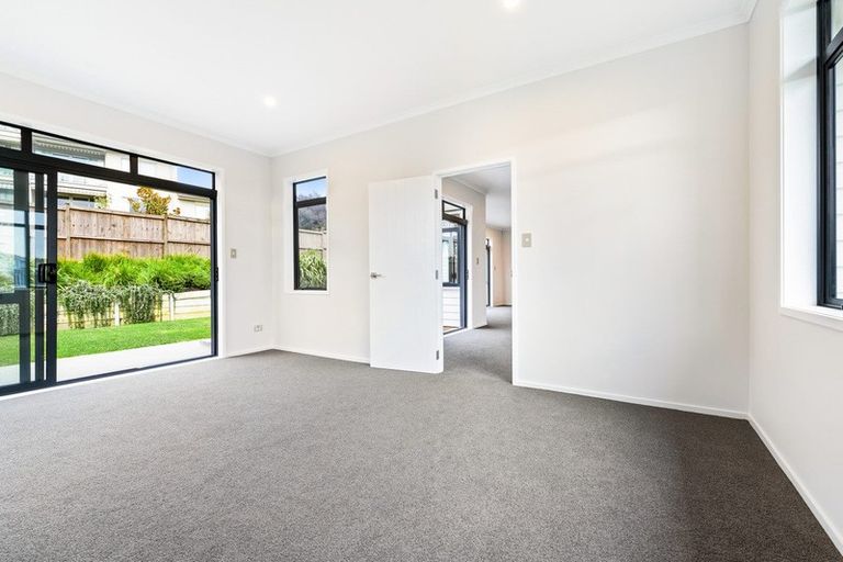 Photo of property in 21 Couldrey Crescent, Red Beach, 0932