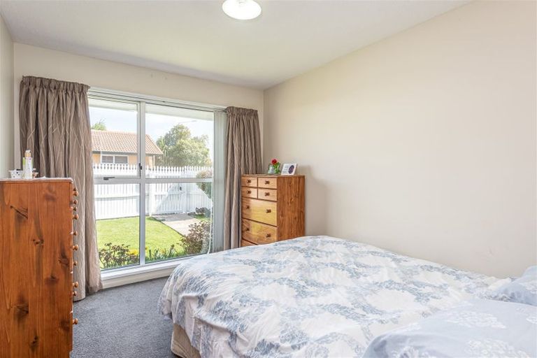 Photo of property in 87 Dunbarton Street, Redwood, Christchurch, 8051