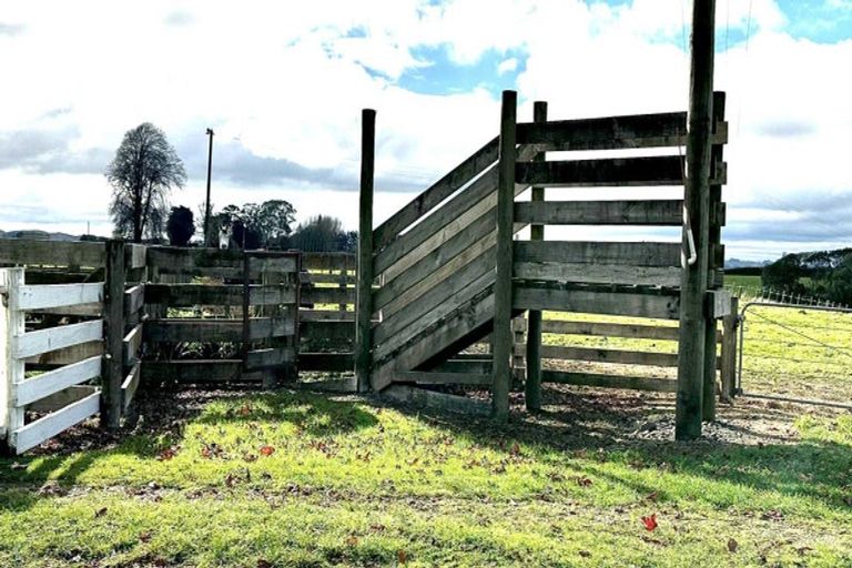 Photo of property in 2204 Cheltenham Hunterville Road, Beaconsfield, Feilding, 4779