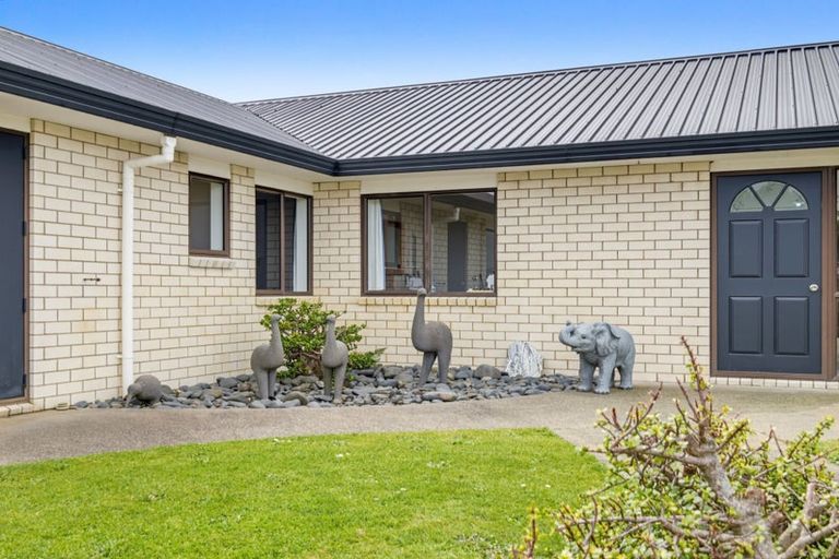 Photo of property in 16 Friedlander Road, Tuakau, 2694