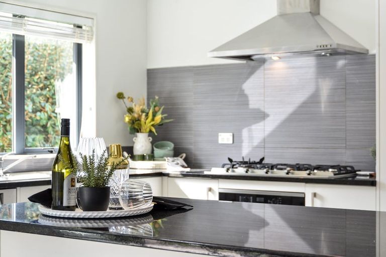 Photo of property in 16 Twin Willow Close, Cambridge, 3434