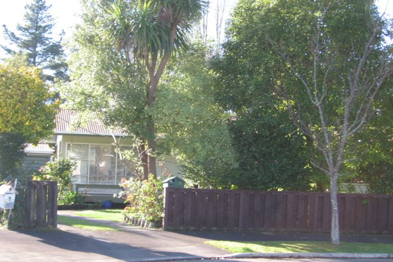 Photo of property in 11 Parkdale Place, Glenview, Hamilton, 3206