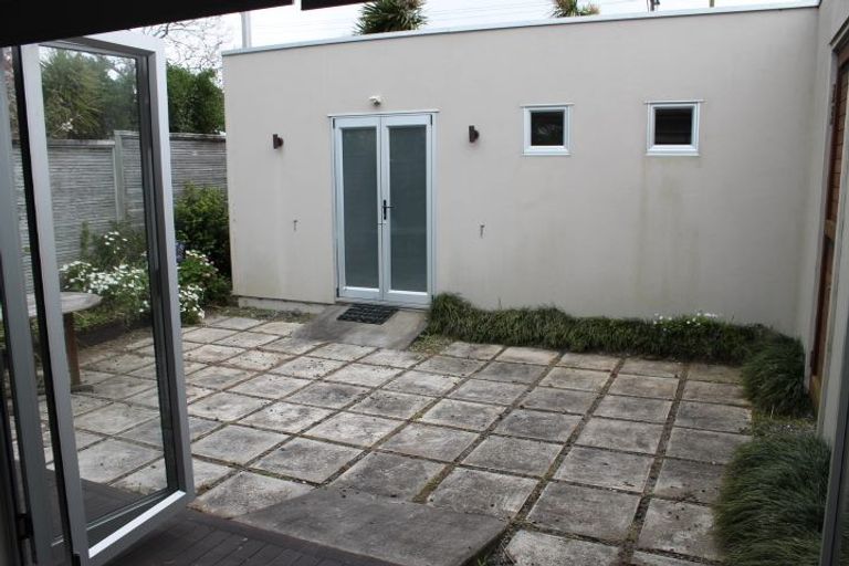 Photo of property in 92 Shakespeare Road, Milford, Auckland, 0620