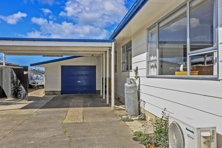 Photo of property in 15 Cooke Place, Taradale, Napier, 4112