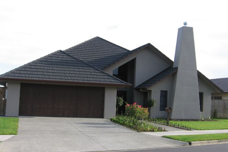 Photo of property in 15 Earlshall Drive, Flat Bush, Auckland, 2016