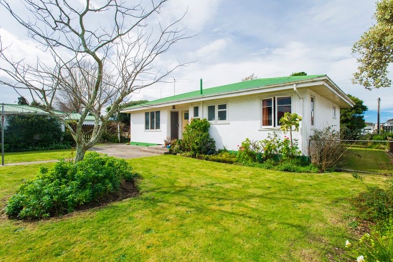 Photo of property in 215 Lytton Road, Elgin, Gisborne, 4010