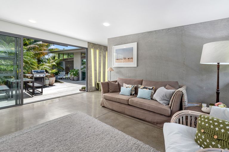 Photo of property in 5 Harbour View Road, Point Wells, Warkworth, 0986