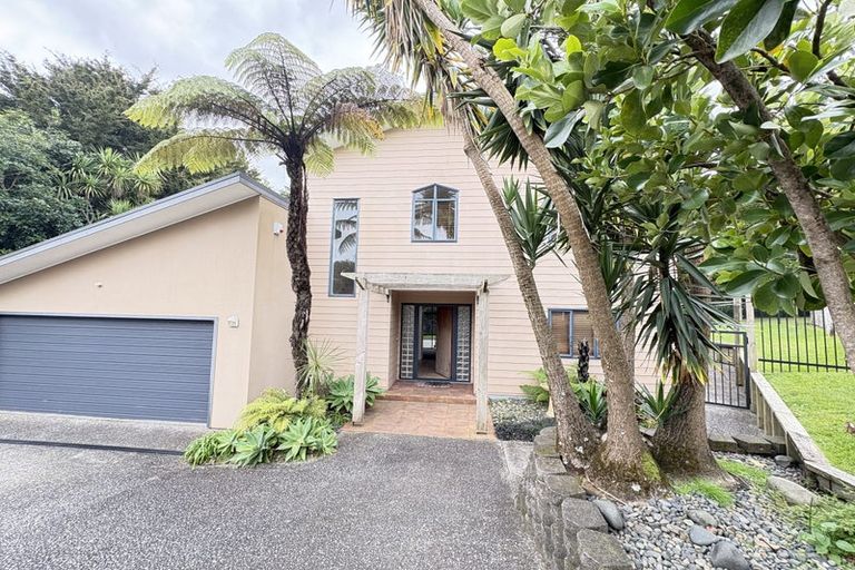 Photo of property in 30 Royal View Road, Te Atatu South, Auckland, 0610