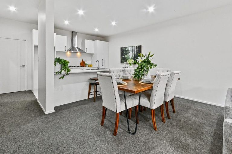 Photo of property in 27 Popokatea Drive, Takanini, 2112