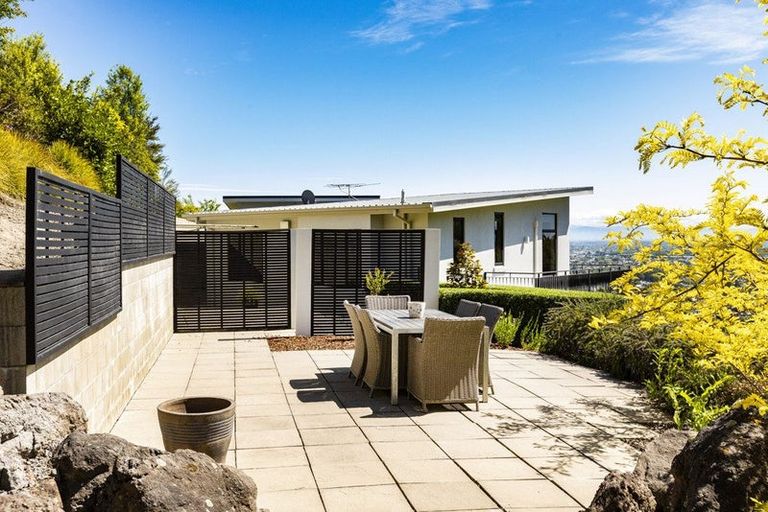 Photo of property in 16 Iles Lane, Cashmere, Christchurch, 8022