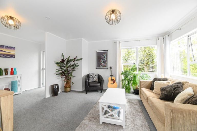 Photo of property in 2/23 Tawa Road, Te Atatu Peninsula, Auckland, 0610