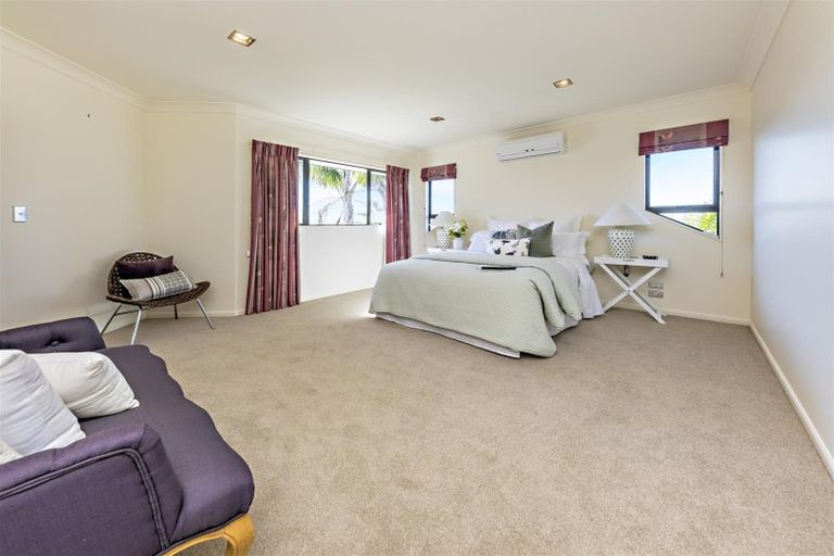 Photo of property in 30 Cairnsvale Rise, Manurewa, Auckland, 2105