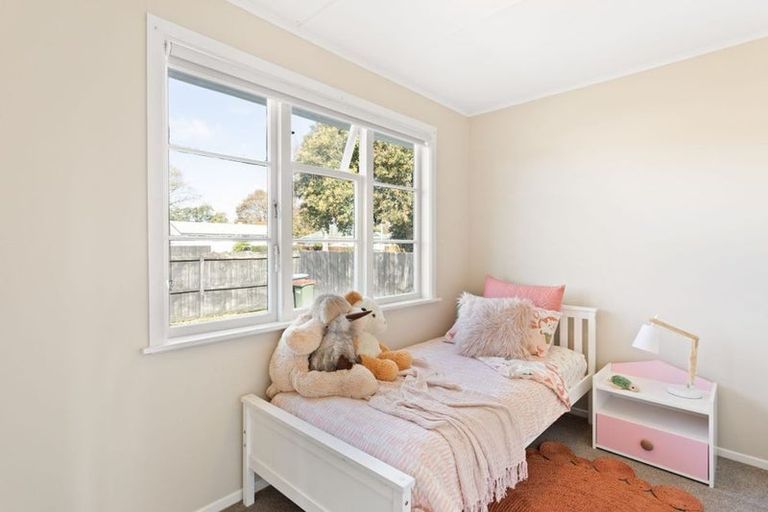 Photo of property in 59 Avondale Road, Avondale, Auckland, 1026