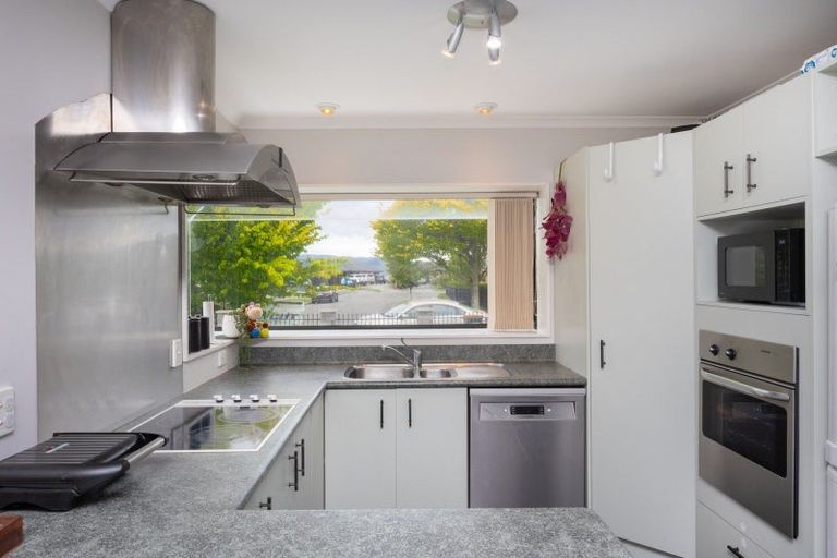 Photo of property in 10 Parnell Heights Drive, Kelvin Grove, Palmerston North, 4414
