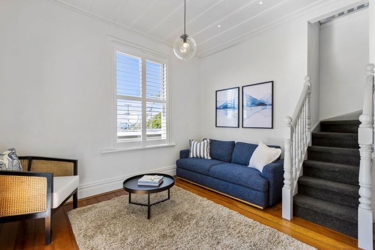 Photo of property in 6 Beach Road, Northcote Point, Auckland, 0627