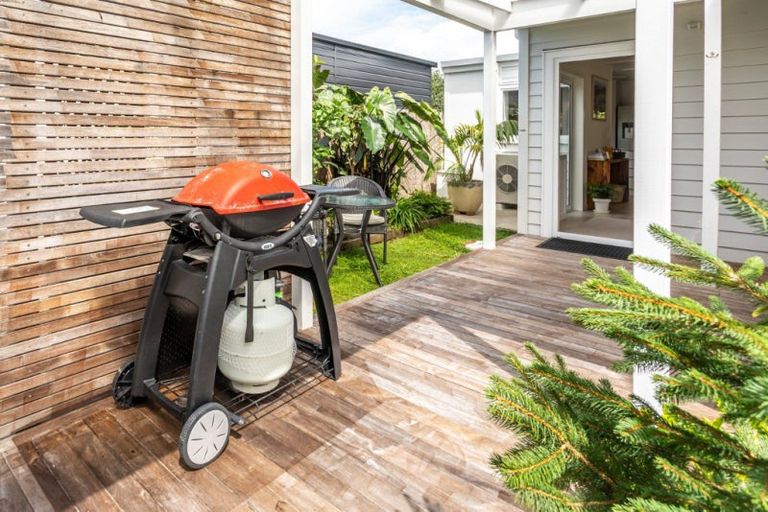 Photo of property in 107 Riverview Road, Whangamata, 3620