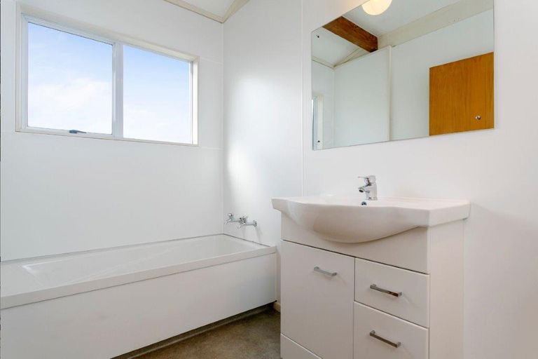 Photo of property in 2/16 Puriri Street, Hilltop, Taupo, 3330