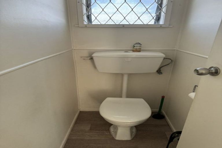 Photo of property in 62 Edgewater Drive, Pakuranga, Auckland, 2010