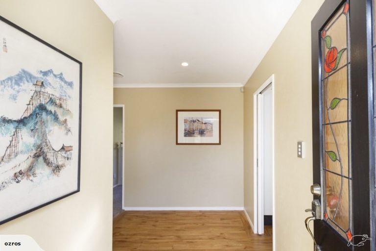 Photo of property in 10 The Oaks, Awapuni, Palmerston North, 4412