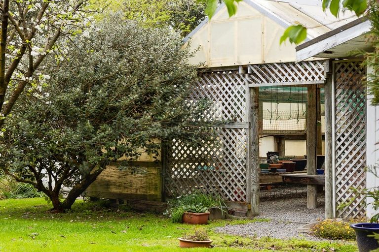 Photo of property in 249 Te Moana Road, Waikanae, 5036