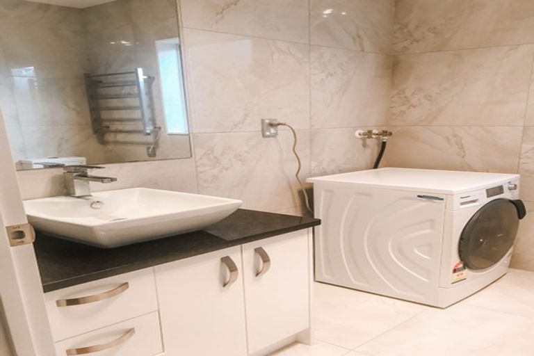 Photo of property in 18 Tinaku Road, Flat Bush, Auckland, 2019