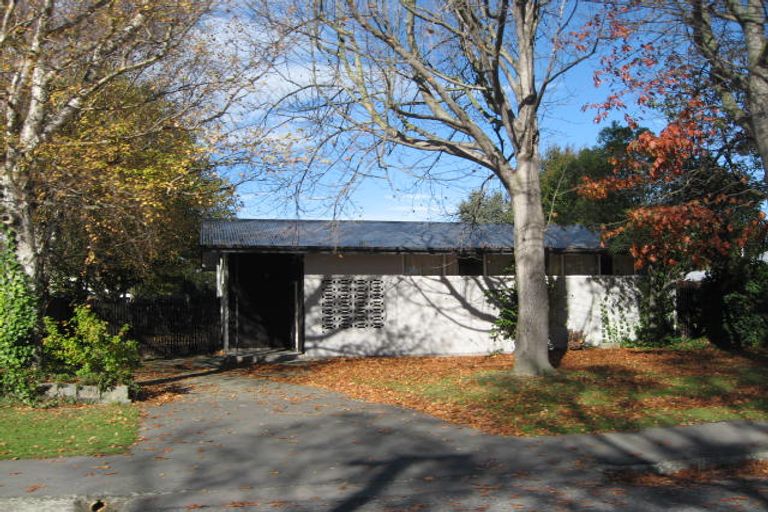 Photo of property in 12 Plynlimon Road, Fendalton, Christchurch, 8052