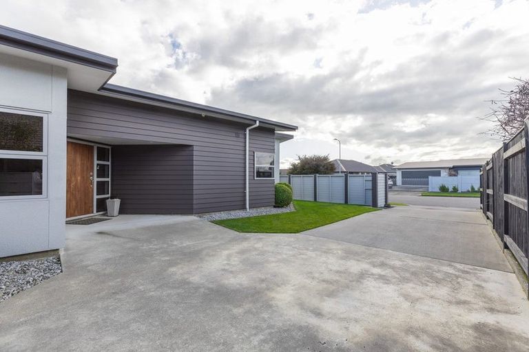Photo of property in 62 Rosalie Terrace, Kelvin Grove, Palmerston North, 4414